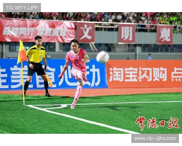 小众足球明星挑战视频展现独特技艺与激情瞬间的精彩对决