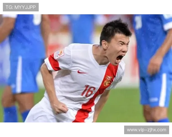 足球巨星乔庄街头现身引发球迷热潮与媒体关注 足球巨星乔庄街头现身引发球迷热潮与媒体关注